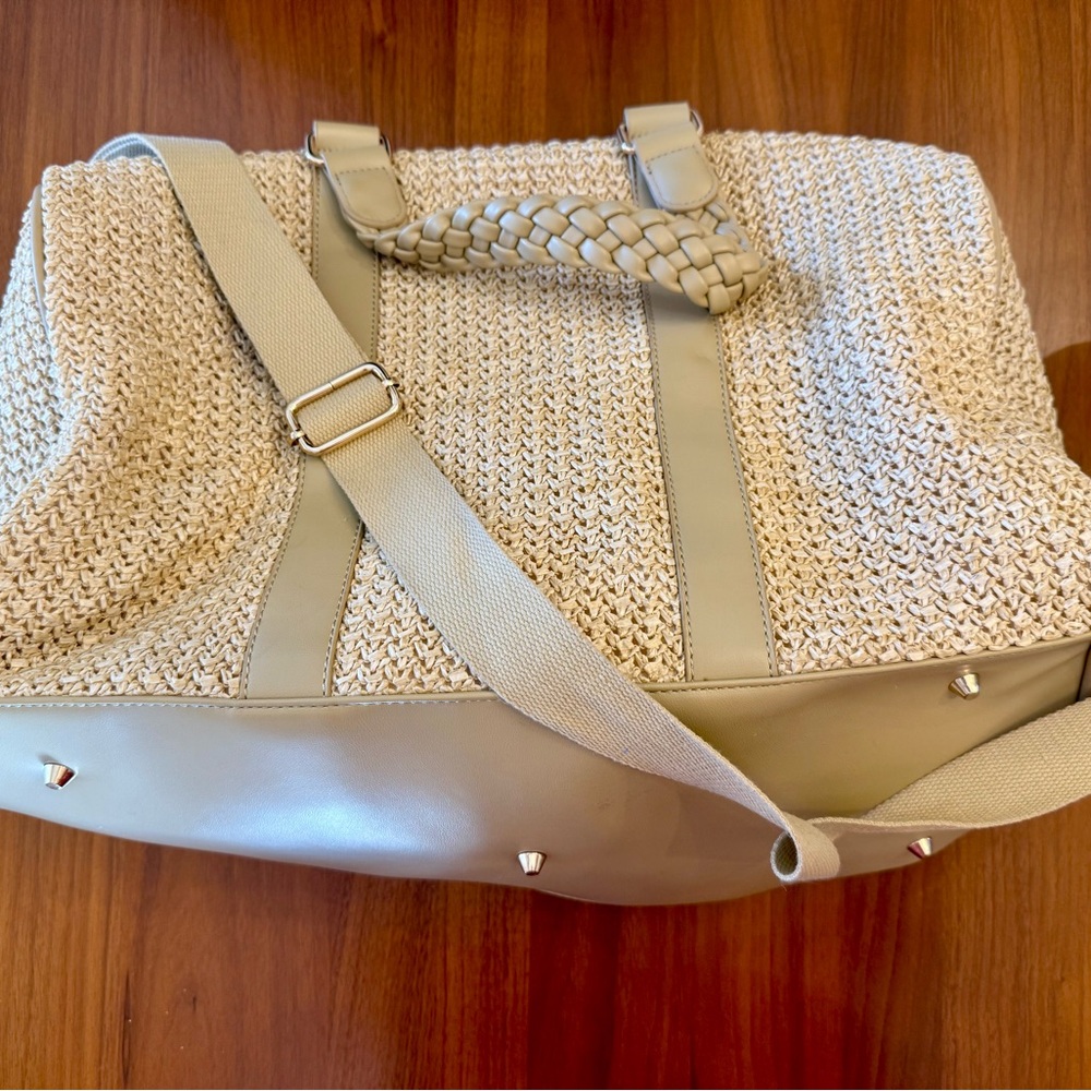 Urban Expressions Tan Straw Travel Bag - Picture 2 of 4